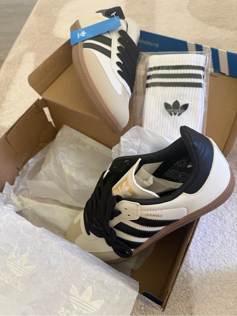 adidas Samba Cream and Black Leather Sneakers with Gum Sole size7.5 - Picture 4 of 6